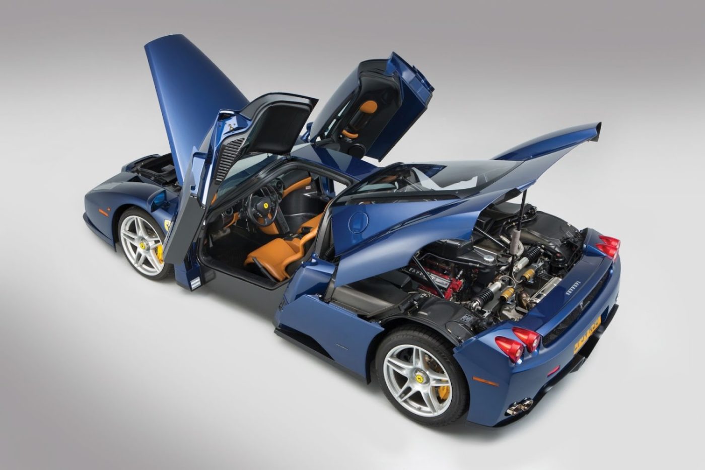 Blue-Ferrari-Enzo-in-auction-11