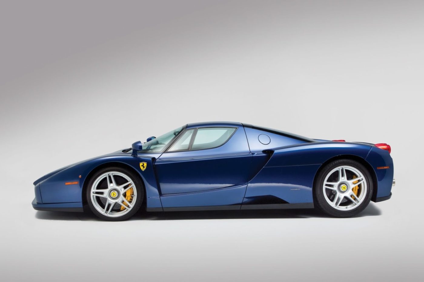 Blue-Ferrari-Enzo-in-auction-8